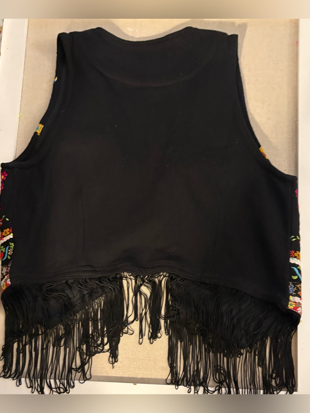 *Rare Find* Vintage 90’s Boho Floral Embroidered Fringe Vest by The Limited - Picture 6 of 6
